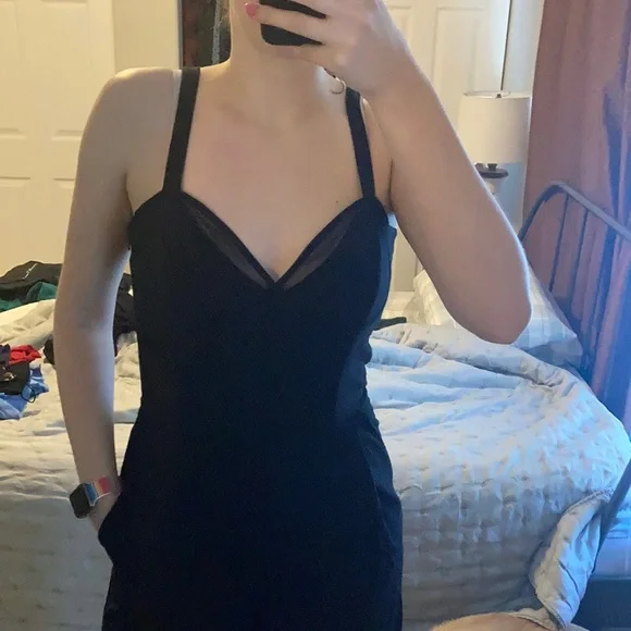 Women’s pleated black tank top jumpsuit - Picture 3 of 4